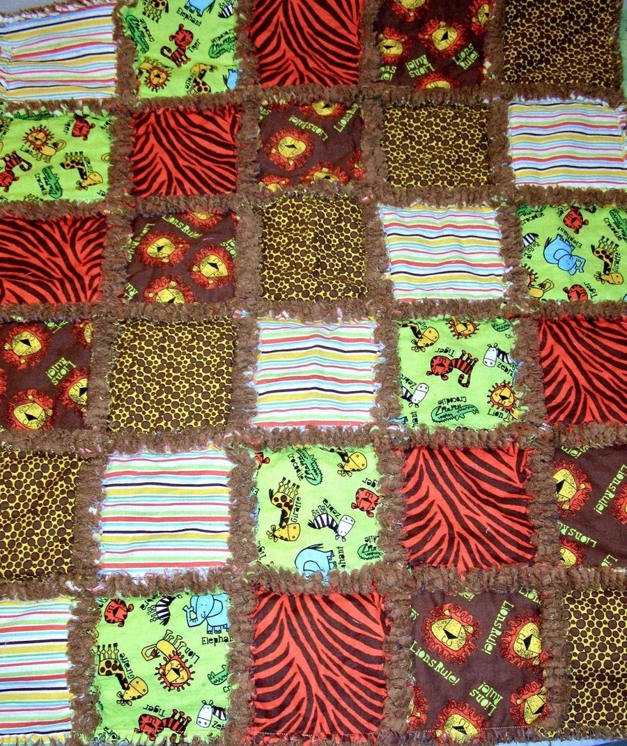 Rag Quilt Kit - Christmas Trees Red Green - Beachside Quilts